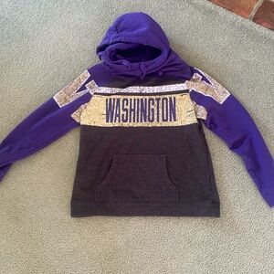 Washington huskies sweatshirt
